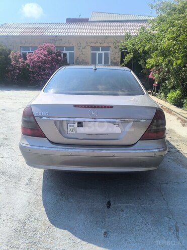 Mercedes E 300-2