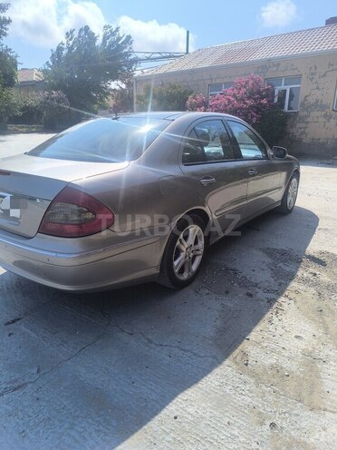Mercedes E 300-10