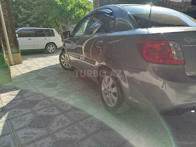 Kia Rio-5