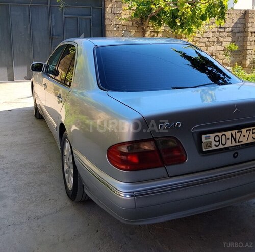 Mercedes E 240-5