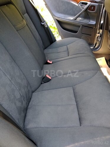 Mercedes E 240-14