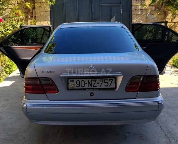 Mercedes E 240-10
