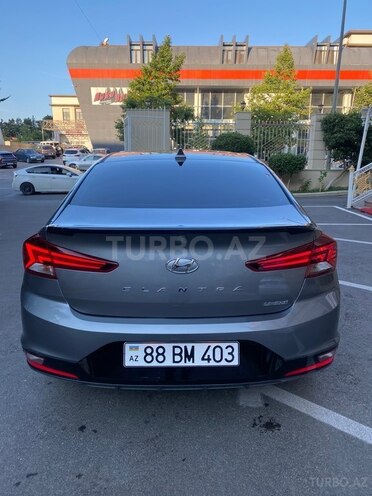 Hyundai Elantra-5