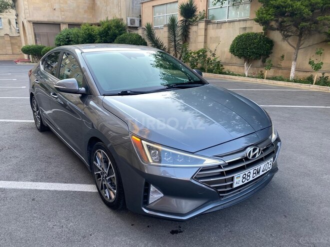 Hyundai Elantra-3