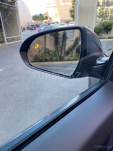 Hyundai Elantra-11
