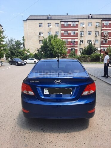 Hyundai Accent-6