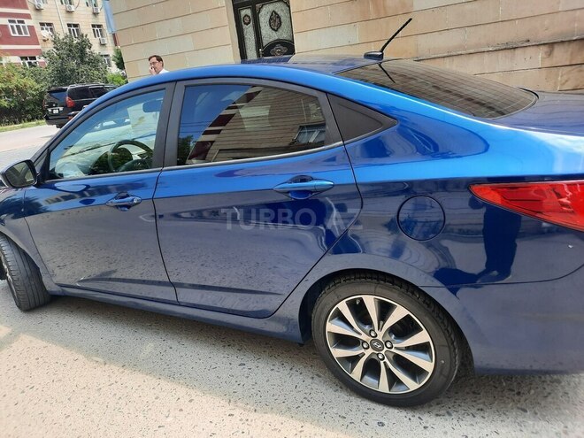 Hyundai Accent-4
