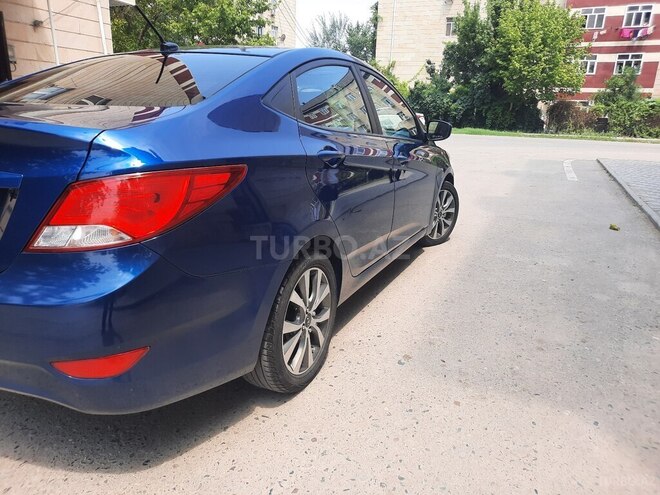 Hyundai Accent-7
