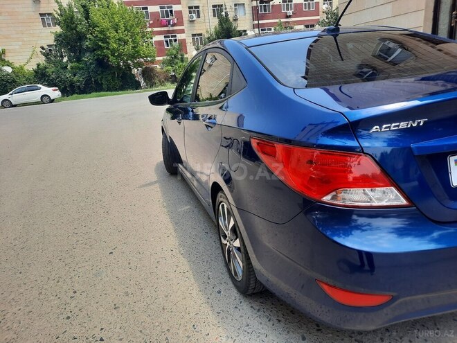 Hyundai Accent-5