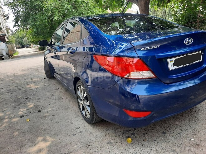 Hyundai Accent-13