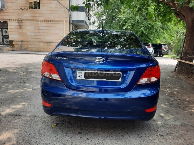Hyundai Accent-14