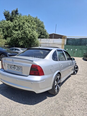 Opel Vectra-4