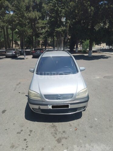 Opel Zafira-1