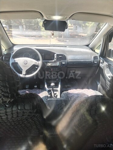 Opel Zafira-8