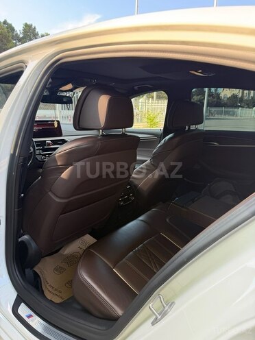 BMW 530e-9