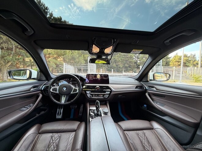 BMW 530e-10