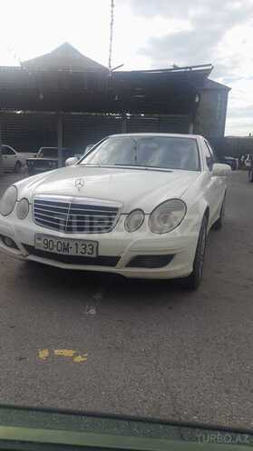 Mercedes E 220-11