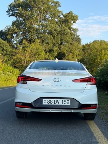 Hyundai Elantra-7