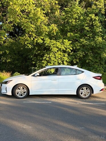 Hyundai Elantra-5