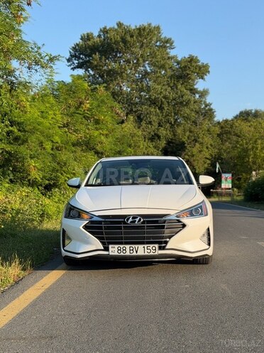 Hyundai Elantra-1