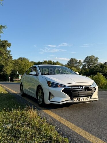 Hyundai Elantra-3