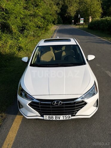 Hyundai Elantra-2