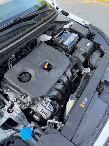 Hyundai Elantra-19