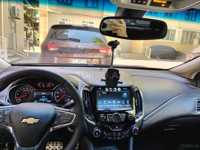 Chevrolet Cruze-16