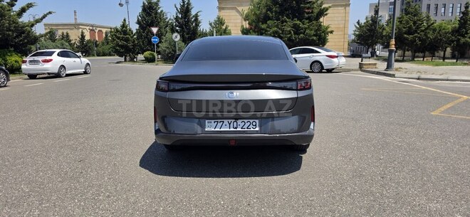 Changan Qiyuan A05-5