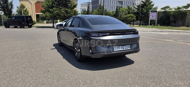 Changan Qiyuan A05-6