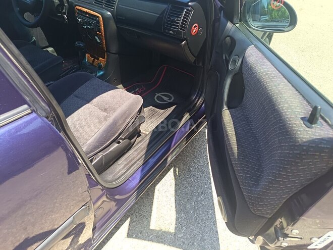 Opel Vectra-13