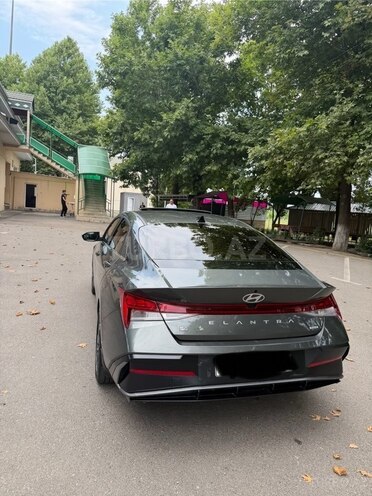 Hyundai Elantra-3