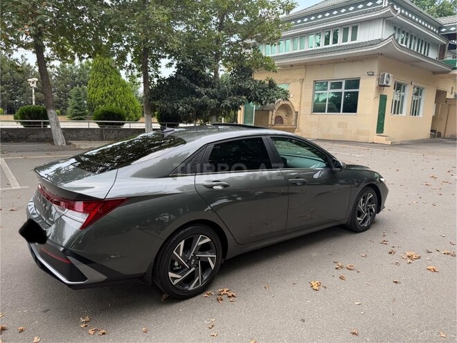Hyundai Elantra-2