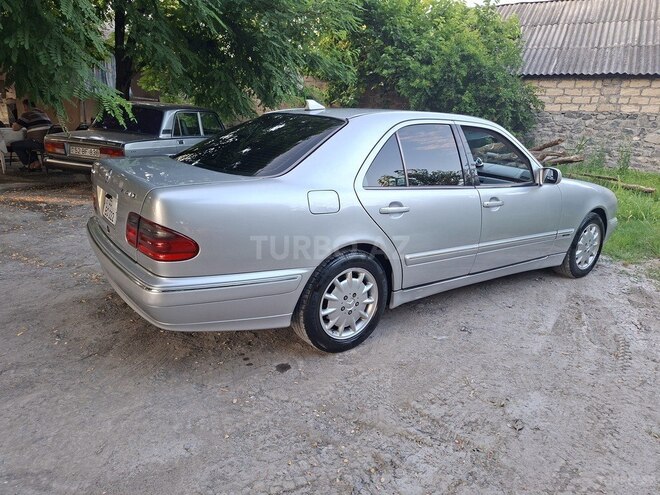 Mercedes E 320-10