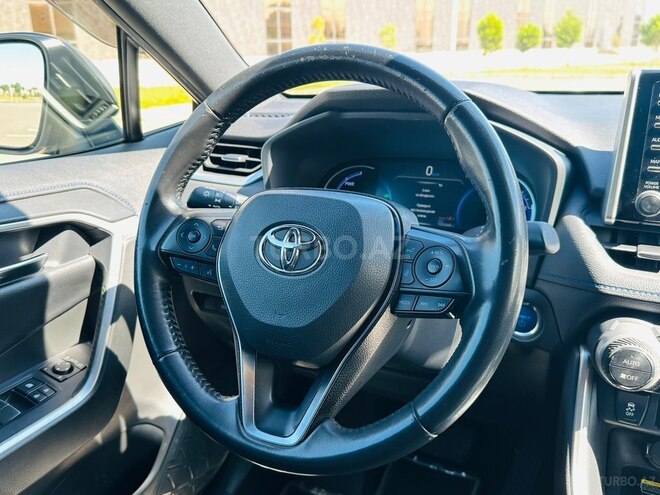 Toyota RAV4-12