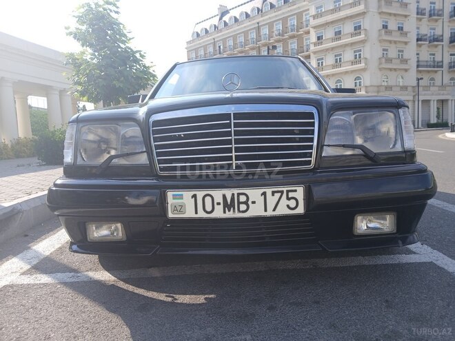 Mercedes E 200-21