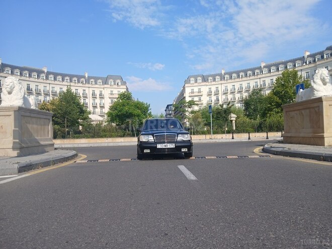 Mercedes E 200-4