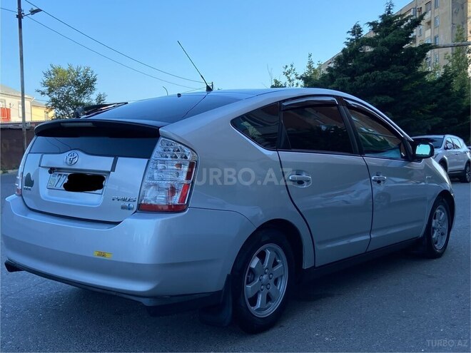 Toyota Prius-8