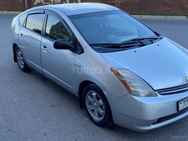 Toyota Prius-12