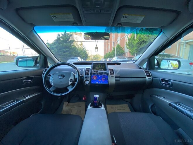 Toyota Prius-16