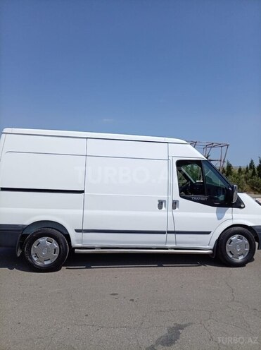 Ford Transit-3