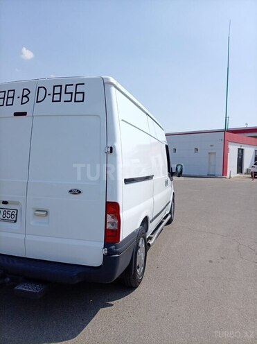 Ford Transit-4