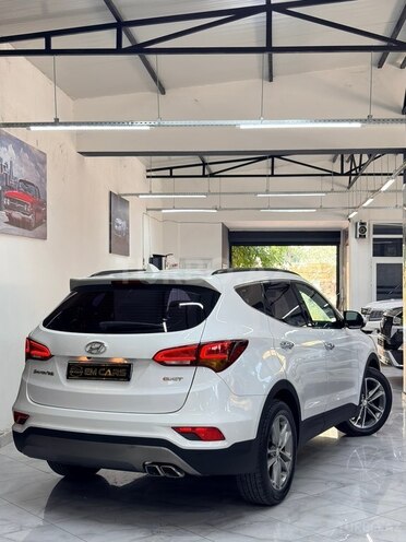 Hyundai Santa Fe-13
