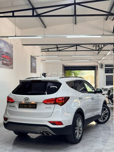 Hyundai Santa Fe-15