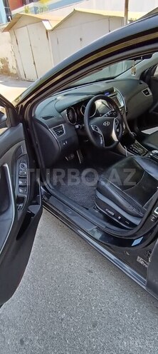 Hyundai Elantra-10