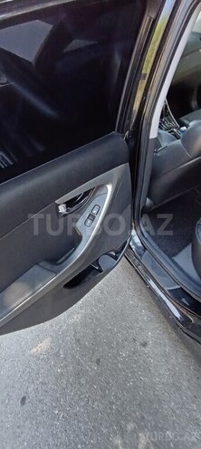 Hyundai Elantra-8