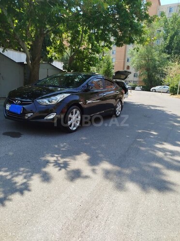 Hyundai Elantra-5