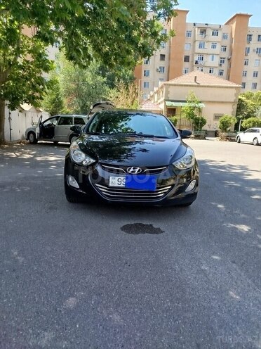 Hyundai Elantra-1