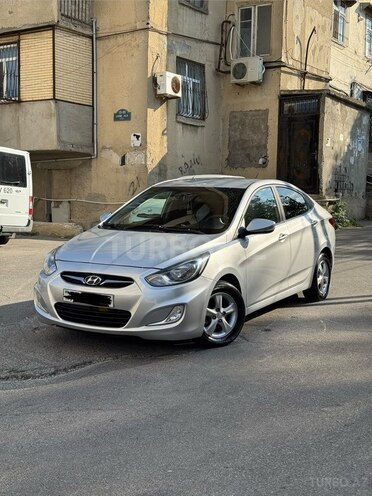 Hyundai Accent-1