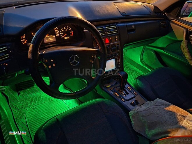 Mercedes E 280-7